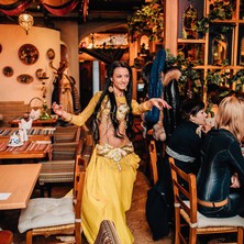 Танцы восточных красавиц по пятницам в  ресторане "Али Баба"